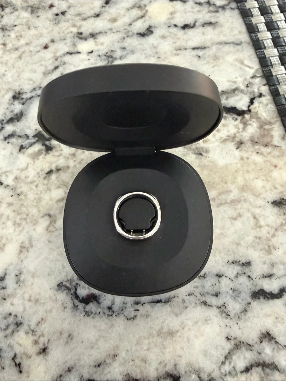 RingConn Gen 2 - Silver - Size 6 - Portable charger & Box included.